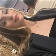 Estoy actualmente cursando 4° de carrera en filologia catalana. Tengo un C1 en ingles y castellano nativo.